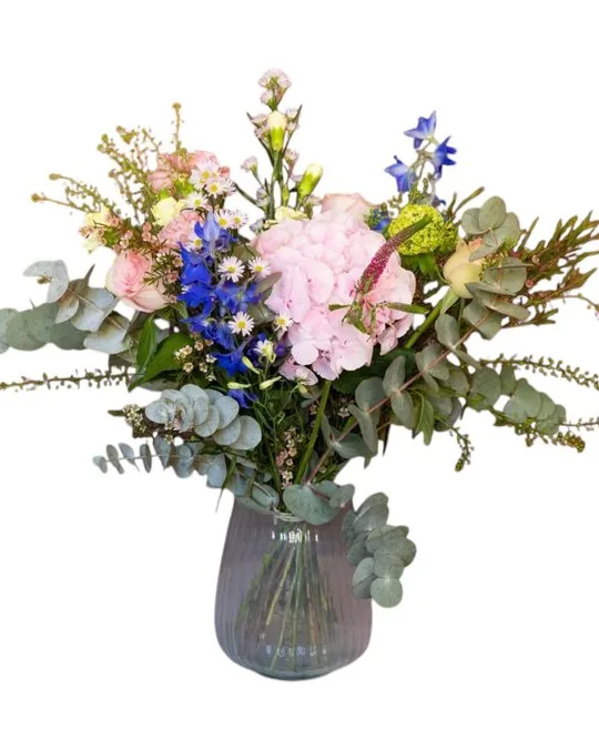 Confetti in Petal bouquet