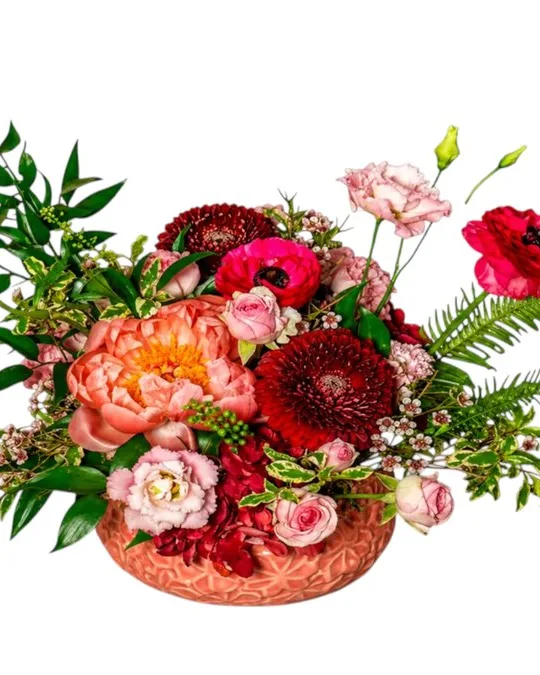 Mason, fresh flowers in a pink porcelain pot